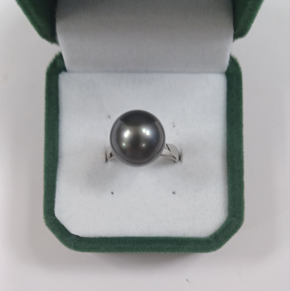 Authentic  Black Pearl Ring with 14K white gold Size: 6.5 12.5mm